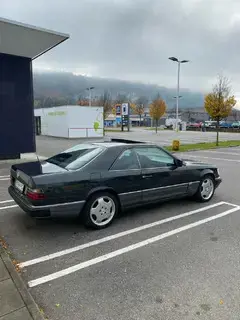 Mercedes-Benz W124 300-24V Coupe Bild 3