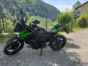 Kawasaki Z400 Bild 2