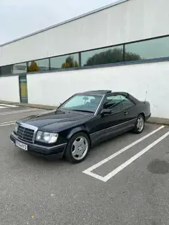 Mercedes-Benz W124 300-24V Coupe Bild 2