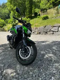 Kawasaki Z400 Bild 5