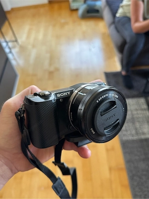 Sony Alpha 5000 Bild 2