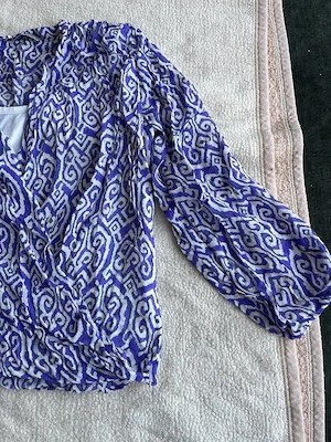 Modische Damenbluse zu verkaufen Bild 3