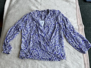 Modische Damenbluse zu verkaufen