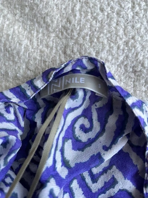 Modische Damenbluse zu verkaufen Bild 2