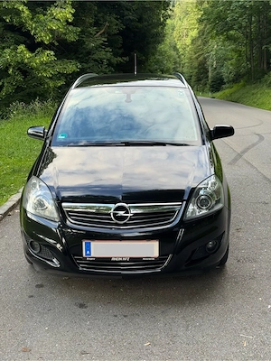 Opel Zafira B Cosmo 1.9 CDTI Automatik 150 PS 7Sitz Bild 2