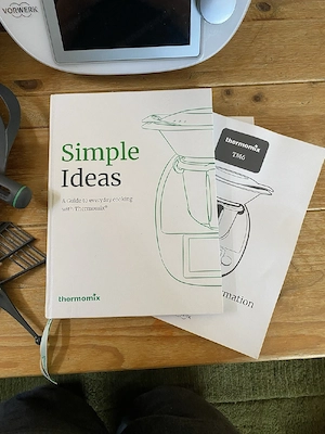 Vorwerk Thermomix TM6 Küchenmaschine Weiß mit Gareinsatz und Zubehör Bild 5