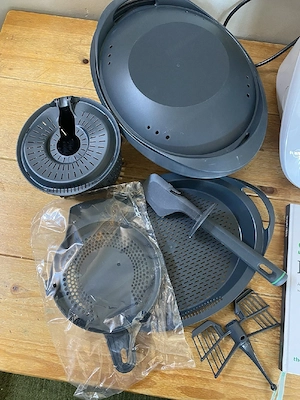 Vorwerk Thermomix TM6 Küchenmaschine Weiß mit Gareinsatz und Zubehör Bild 4