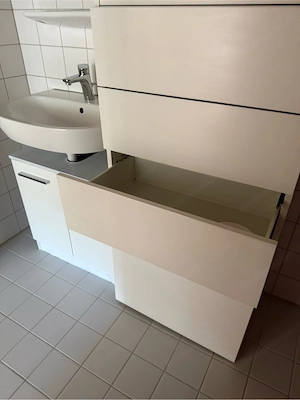 Küchenschrank Bild 2