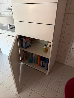 Küchenschrank Bild 3