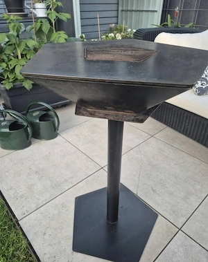Hozkohlegrill aus Gusseisen Bild 2