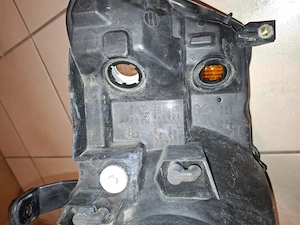 Scheinwerfer Mitsubishi V60 Bild 2