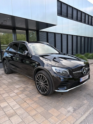 Mercedes-Benz GLC-Klasse 350e  AMG LINE Schwarz Schwarz 20" Felgen SUV  Bild 2