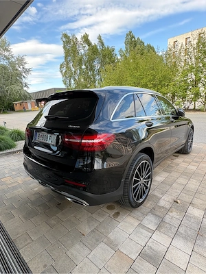 Mercedes-Benz GLC-Klasse 350e  AMG LINE Schwarz Schwarz 20" Felgen SUV  Bild 5