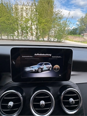 Mercedes-Benz GLC-Klasse 350e  AMG LINE Schwarz Schwarz 20" Felgen SUV  Bild 8