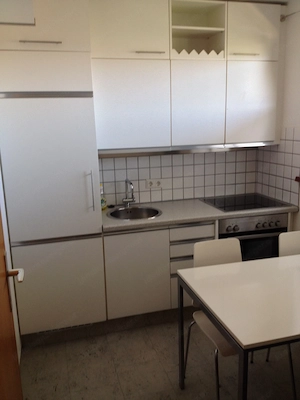 Kleinwohnung im Zentrum von Höchst zu vermieten !