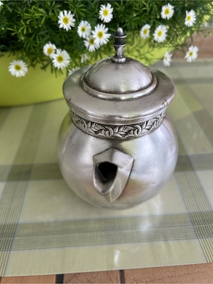 Antike versilberte Teekanne mit Stempel Bild 2