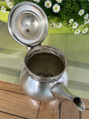 Antike versilberte Teekanne mit Stempel Bild 3