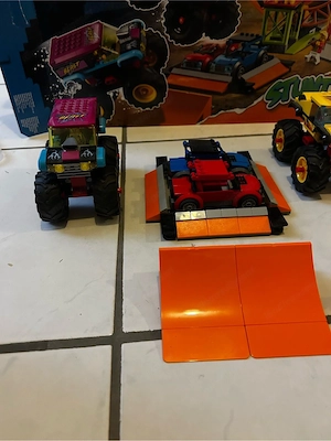 Lego Stuntz Show Arena Set 60295 Bild 2