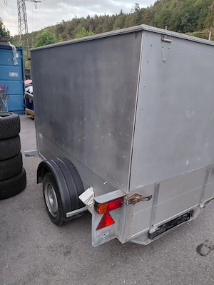 Anhänger geschlossen Aluminium Aufbau Bild 2