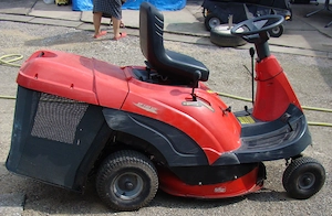 CastelGarden Hydro Rasentraktor Mod.F 72 Hydro mit Rasenfangkorb in gutem Zustand abzugeben Bild 4