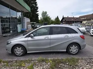 mercedes Benz B180 Bild 2