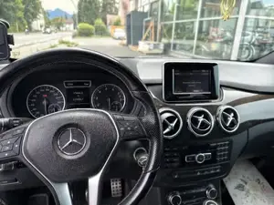 mercedes Benz B180 Bild 3