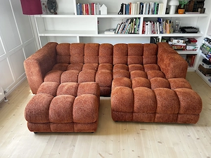 Designer-Sofa in Rostorange   sehr bequem, mit Ottomane