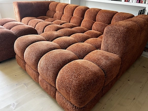 Designer-Sofa in Rostorange   sehr bequem, mit Ottomane Bild 2