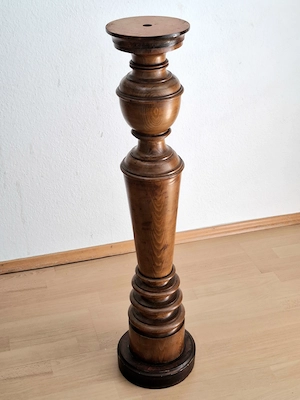 Schöne sehr alte Säule aus Buchenholz | Vintage Bild 2
