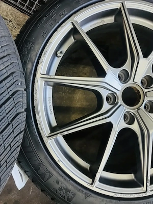 Brock B40 20 Zoll Ferric Grey Matt Porsche Panamera 971 Michelin Bild 8
