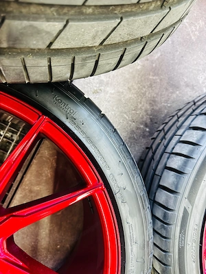Japan Racing JR21 Blood Red 19 Zoll 5x120 BMW F-Serie Neuwertig mit Hankook Reifen Bild 8