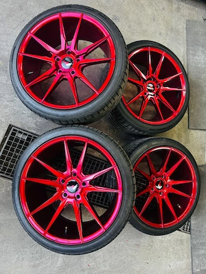 Japan Racing JR21 Blood Red 19 Zoll 5x120 BMW F-Serie Neuwertig mit Hankook Reifen