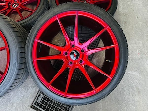 Japan Racing JR21 Blood Red 19 Zoll 5x120 BMW F-Serie Neuwertig mit Hankook Reifen Bild 6