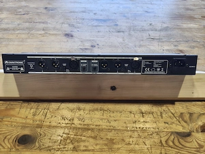 Omnitronic XO-230   aktiver 2 3-Wege Crossover (Rack 19 ) Bild 2