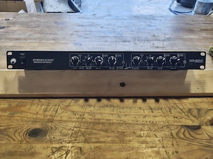 Omnitronic XO-230   aktiver 2 3-Wege Crossover (Rack 19 )