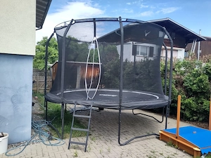 Verschenke unser  Salta Trampolin (305cm)