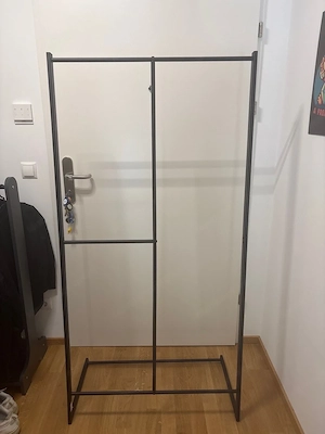 Kleiderständer in schwarz (Gratis zur Abholung)