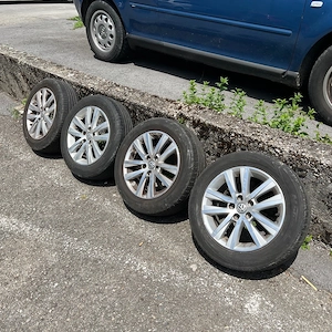 4x VW Polo Alufelgen mit sommerreifen 185 60 15  Bild 3
