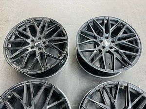 AnzeigeJR21 8,5J x 20 Zoll ET35 5x112 Schwarz Alufelgen Bild 5