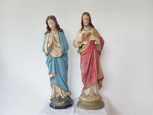 Marienstatue und Jesusstatue