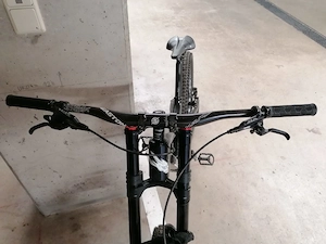 Neuwertiges downhill rabbit bike np4500euro Bild 7