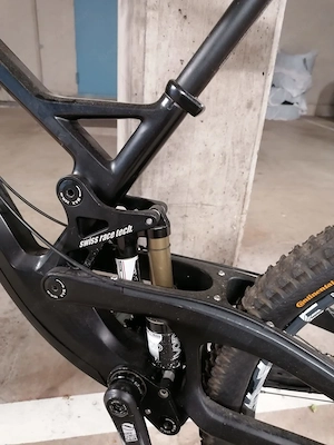 Neuwertiges downhill rabbit bike np4500euro Bild 3