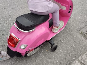 Kinder E-Roller Bild 3