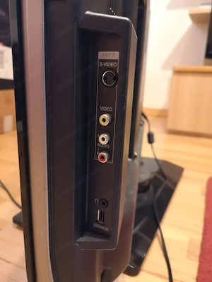 LCD TV - Aquos Sharp LC-32X20E - Top Zustand! Bild 2
