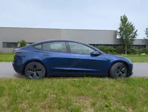 Tesla Model 3 Bild 2