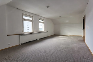 Dachgeschoßwohnung mit großer Dach-Terrasse Bild 3