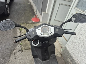 125 ccm Roller Bild 2