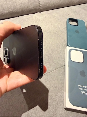 Iphone 16pro in titan schwarz 128gb Bild 3