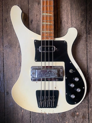 Rickenbacker 4001 Bass in weißer Ausführung  Bild 2