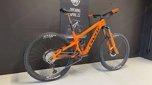 Nagelneues Pivot Firebird Pro Deore XT Di2 Bild 2
